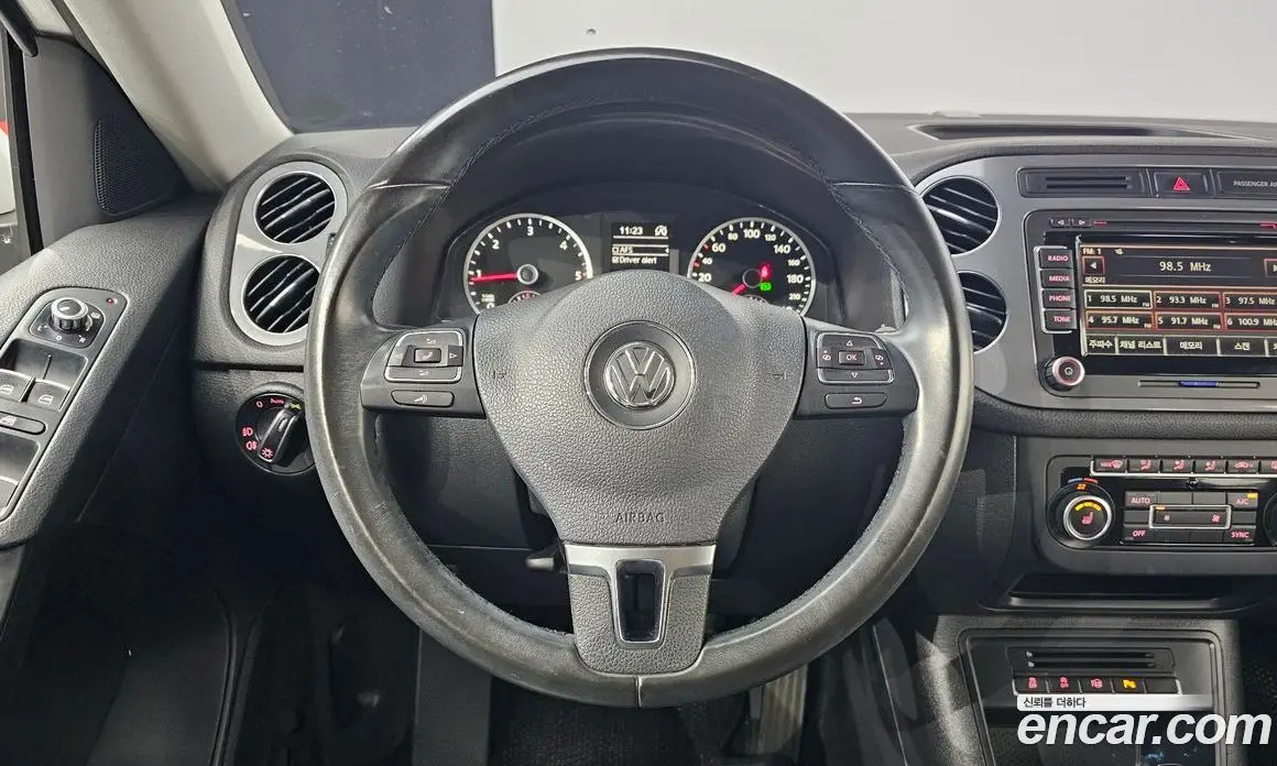 Volkswagen Tiguan 2014 2.0 автомат (гидро), фото 15 Volkswagen Tiguan 2014 2.0 автомат (гидро), фото 15