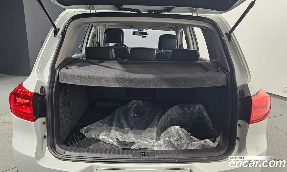Volkswagen Tiguan 2014 2.0 автомат (гидро), фото 20 Volkswagen Tiguan 2014 2.0 автомат (гидро), фото 20