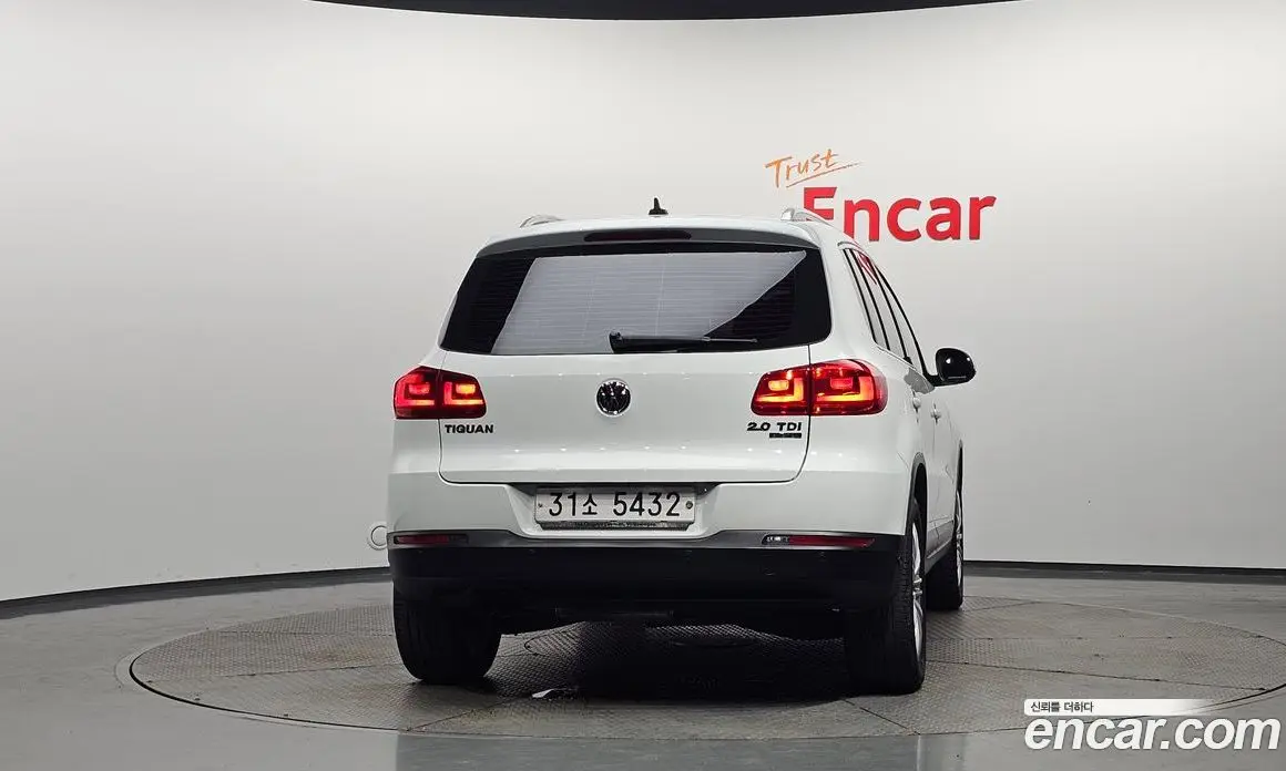 Volkswagen Tiguan 2014 2.0 автомат (гидро), фото 4 Volkswagen Tiguan 2014 2.0 автомат (гидро), фото 4