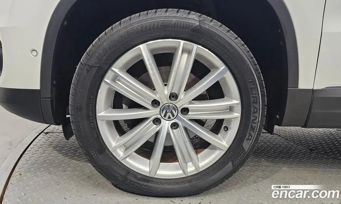Volkswagen Tiguan 2014 2.0 автомат (гидро), фото 5 Volkswagen Tiguan 2014 2.0 автомат (гидро), фото 5