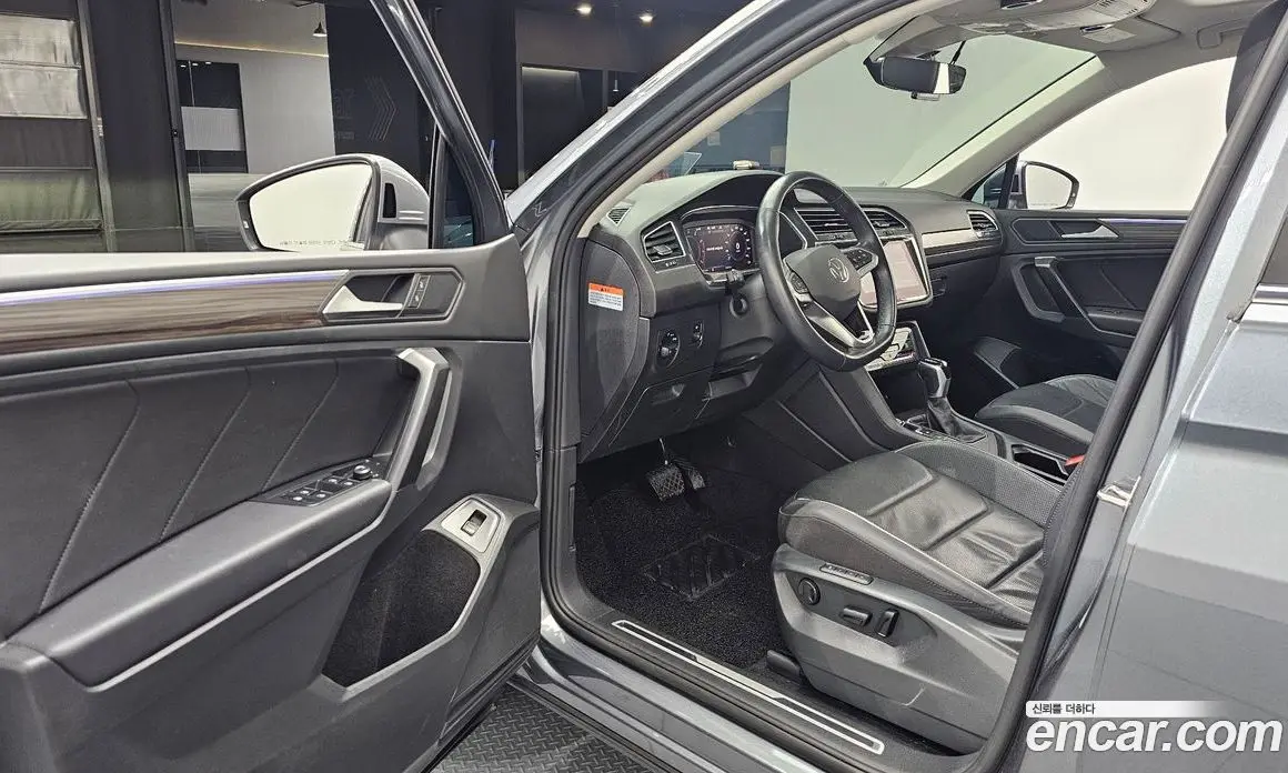 Volkswagen Tiguan 2023 2.0 автомат (гидро), фото 13 Volkswagen Tiguan 2023 2.0 автомат (гидро), фото 13