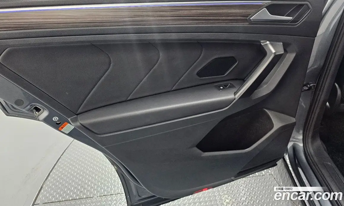 Volkswagen Tiguan 2023 2.0 автомат (гидро), фото 15 Volkswagen Tiguan 2023 2.0 автомат (гидро), фото 15