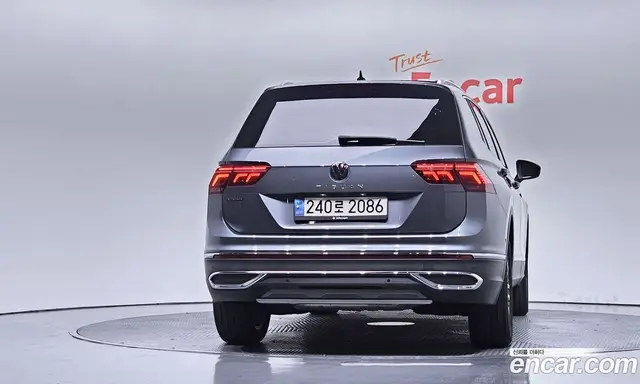 Volkswagen Tiguan 2023 2.0 автомат (гидро), миниатюра 4 Volkswagen Tiguan 2023 2.0 автомат (гидро), миниатюра 4