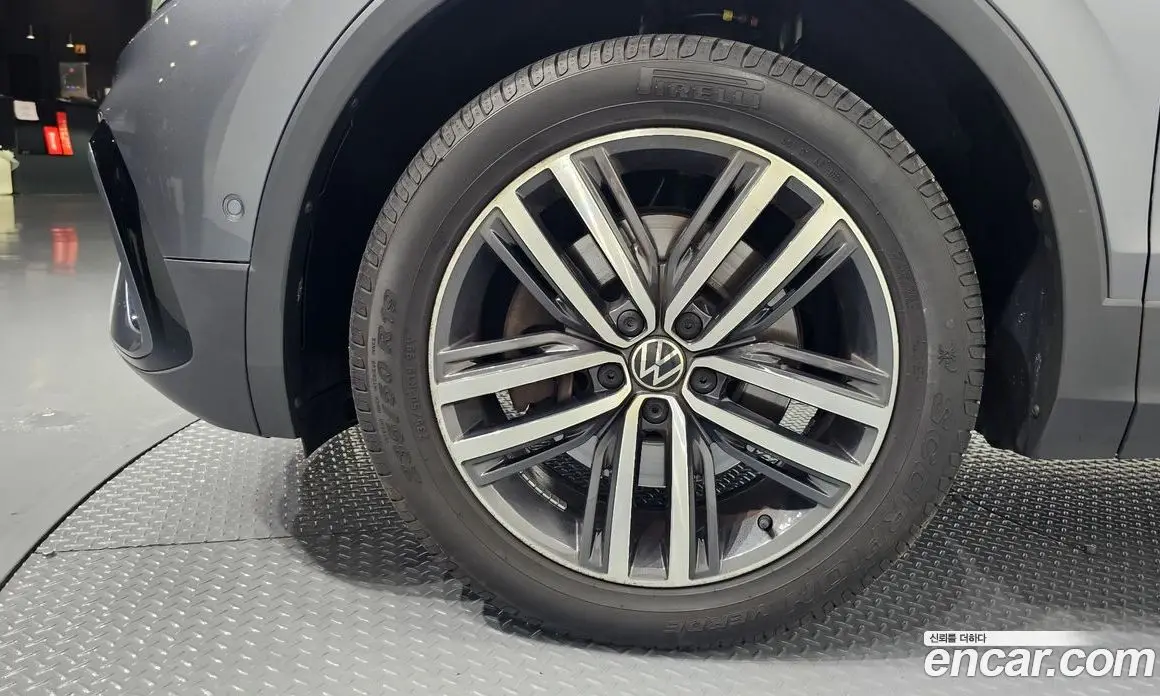 Volkswagen Tiguan 2023 2.0 автомат (гидро), фото 5 Volkswagen Tiguan 2023 2.0 автомат (гидро), фото 5