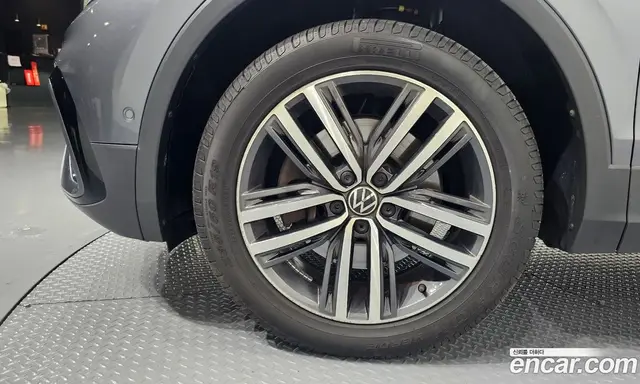 Volkswagen Tiguan 2023 2.0 автомат (гидро), миниатюра 5 Volkswagen Tiguan 2023 2.0 автомат (гидро), миниатюра 5