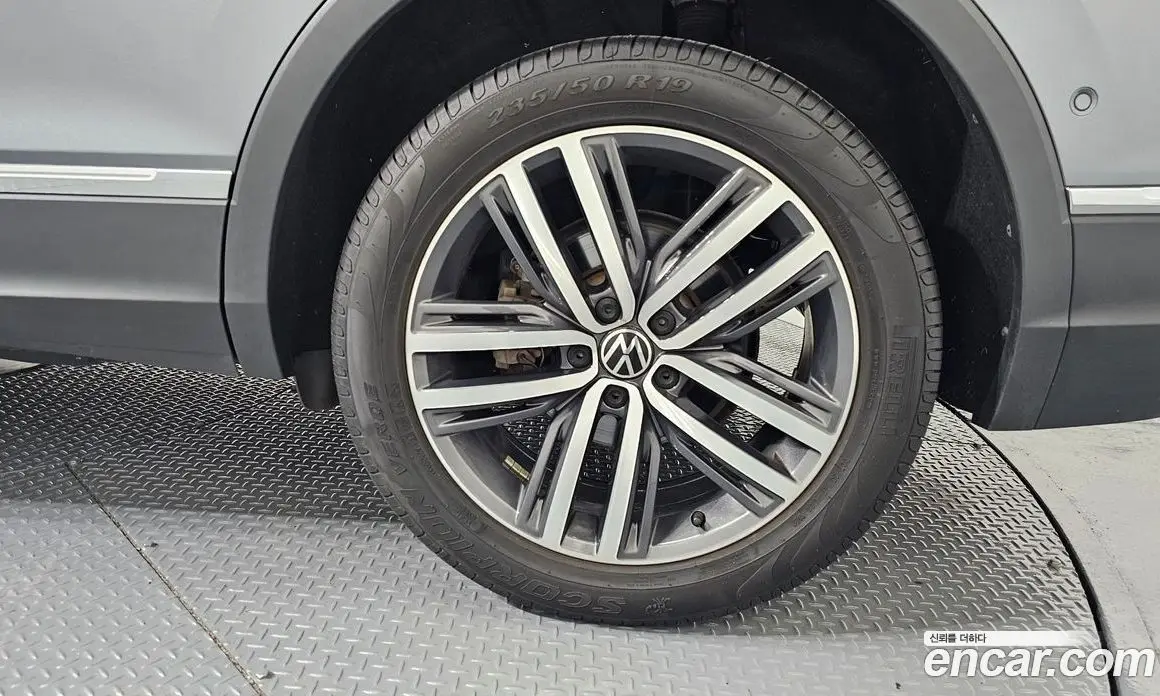 Volkswagen Tiguan 2023 2.0 автомат (гидро), фото 7 Volkswagen Tiguan 2023 2.0 автомат (гидро), фото 7