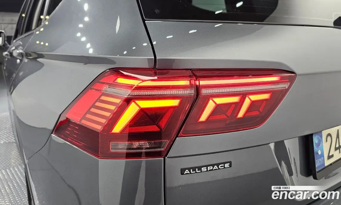 Volkswagen Tiguan 2023 2.0 автомат (гидро), фото 9 Volkswagen Tiguan 2023 2.0 автомат (гидро), фото 9