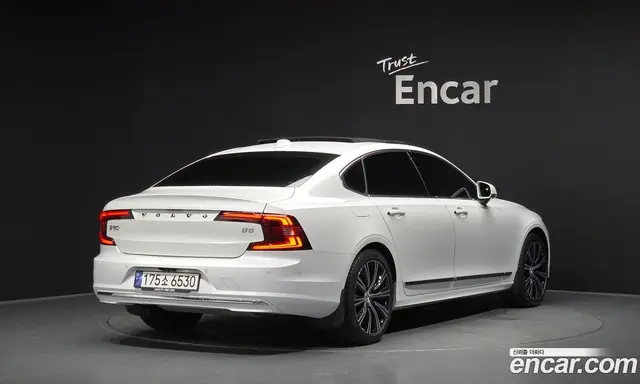 Volvo S90 2023 2.0 автомат (гидро), миниатюра 1 Volvo S90 2023 2.0 автомат (гидро), миниатюра 1