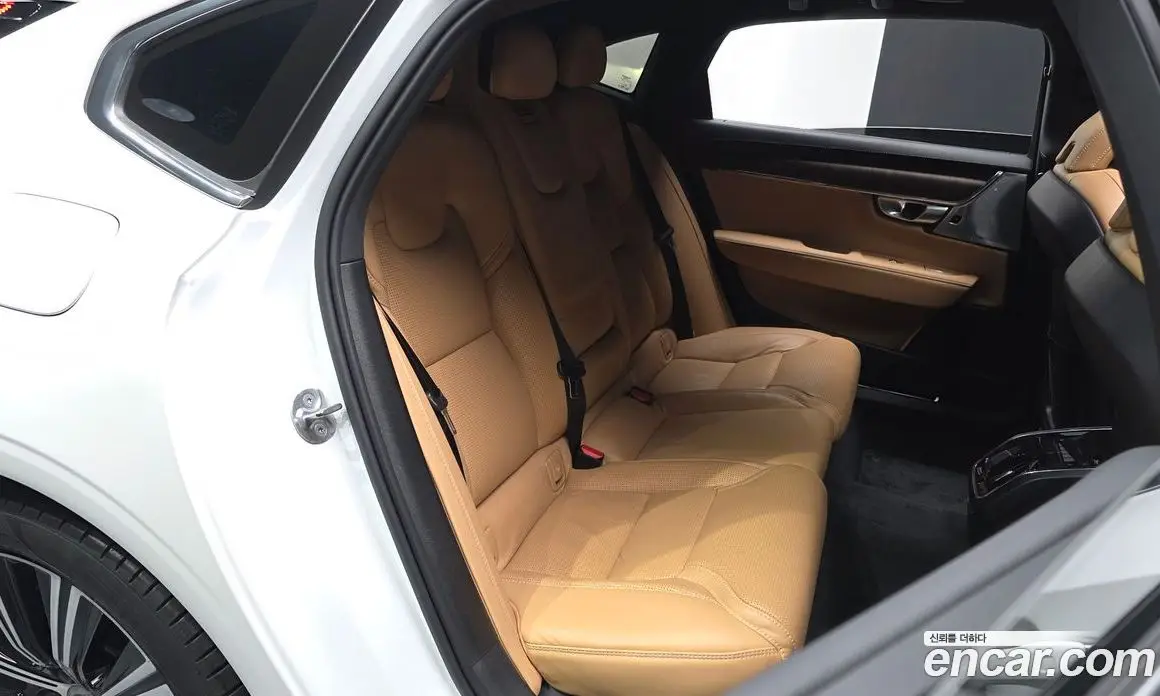 Volvo S90 2023 2.0 автомат (гидро), фото 17 Volvo S90 2023 2.0 автомат (гидро), фото 17