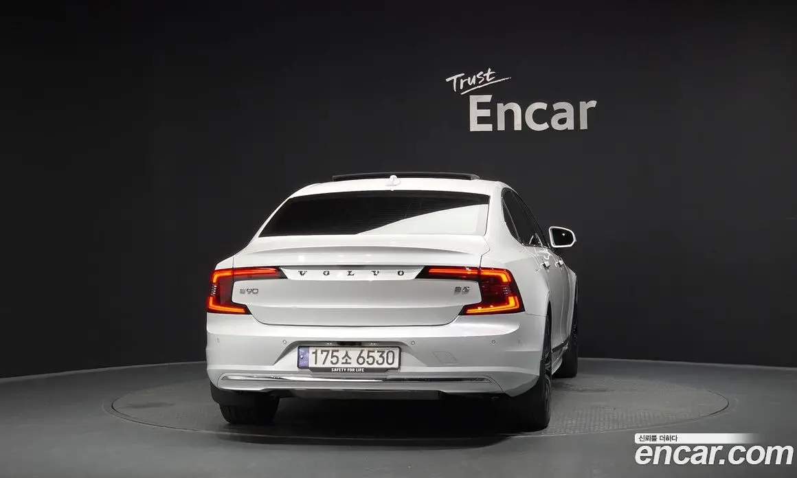 Volvo S90 2023 2.0 автомат (гидро), фото 3 Volvo S90 2023 2.0 автомат (гидро), фото 3