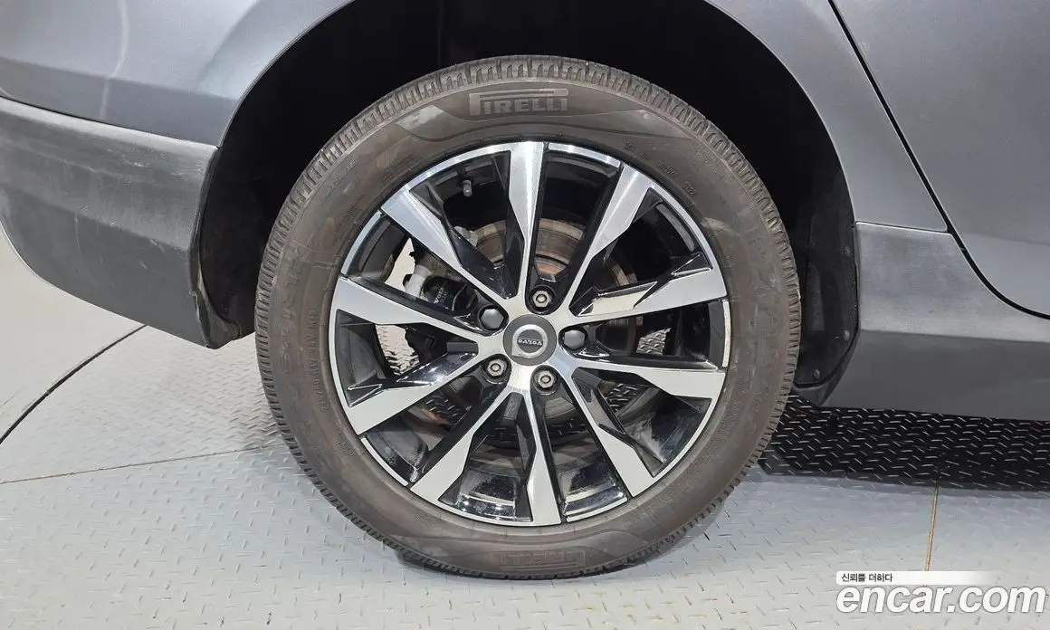 Volvo V40 2019 2.0 автомат (гидро), фото 5