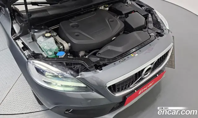 Volvo V40 2019 2.0 автомат (гидро), миниатюра 6