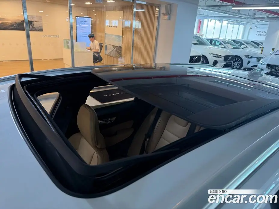 Volvo V60 2025 2.0 автомат (гидро), фото 17 Volvo V60 2025 2.0 автомат (гидро), фото 17