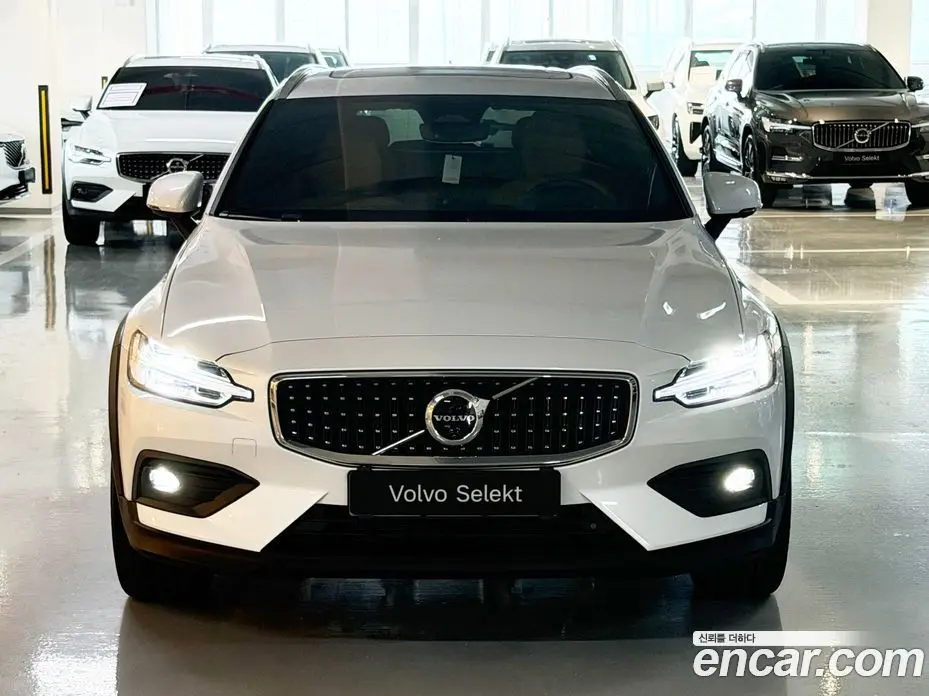 Volvo V60 2025 2.0 автомат (гидро), фото 3 Volvo V60 2025 2.0 автомат (гидро), фото 3