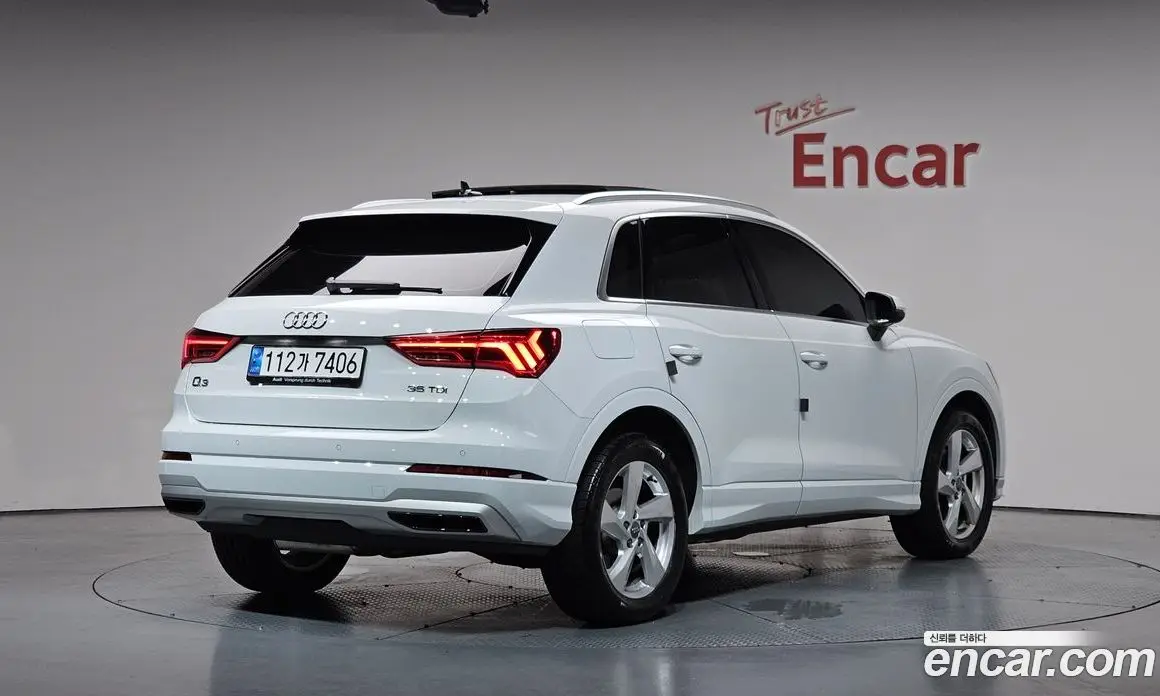 Audi Q3 2020 2.0 автомат (гидро), фото 1 Audi Q3 2020 2.0 автомат (гидро), фото 1