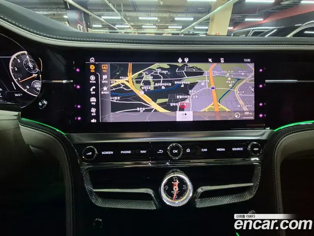 Bentley Flying Spur 2024 4.0 автомат (гидро), миниатюра 12