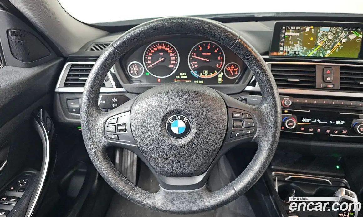 BMW 3 серия 2018 2.0 автомат (гидро), фото 13