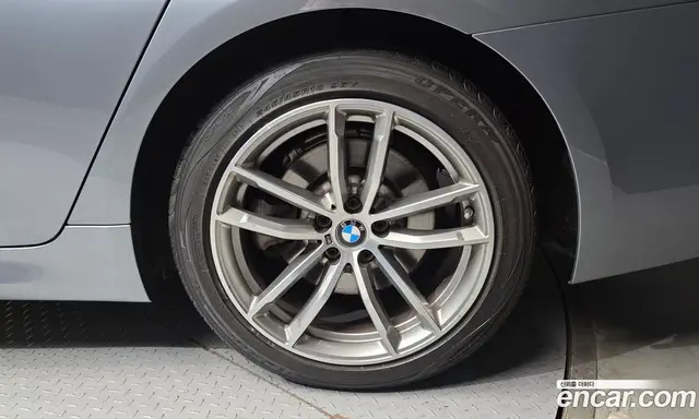BMW 5 серия 2017 2.0 автомат (гидро), миниатюра 7 BMW 5 серия 2017 2.0 автомат (гидро), миниатюра 7
