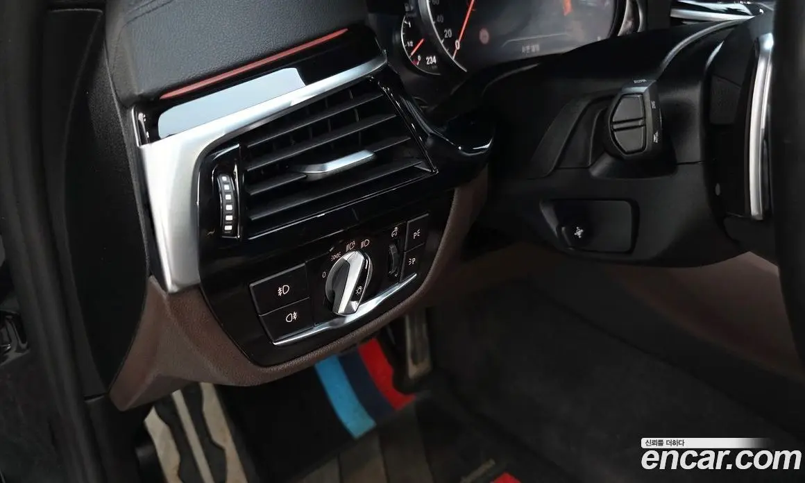 BMW 5 серия 2018 2.0 автомат (гидро), фото 30