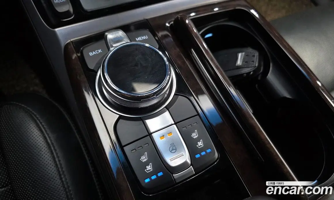 Genesis EQ900 2016 3.8 автомат (гидро), фото 18 Genesis EQ900 2016 3.8 автомат (гидро), фото 18