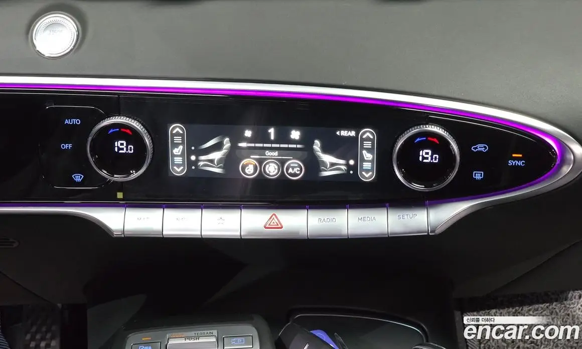 Genesis GV70 2022 2.5 автомат (гидро), фото 26 Genesis GV70 2022 2.5 автомат (гидро), фото 26