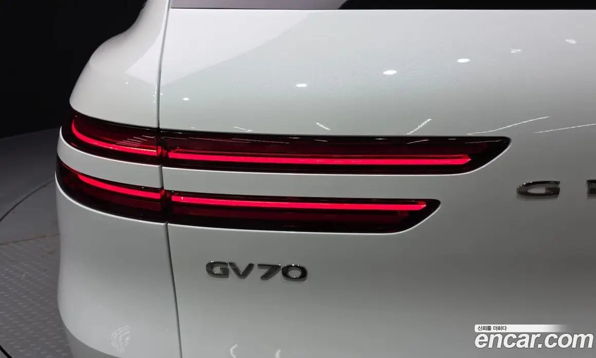 Genesis GV70 2022 2.5 автомат (гидро), фото 8 Genesis GV70 2022 2.5 автомат (гидро), фото 8