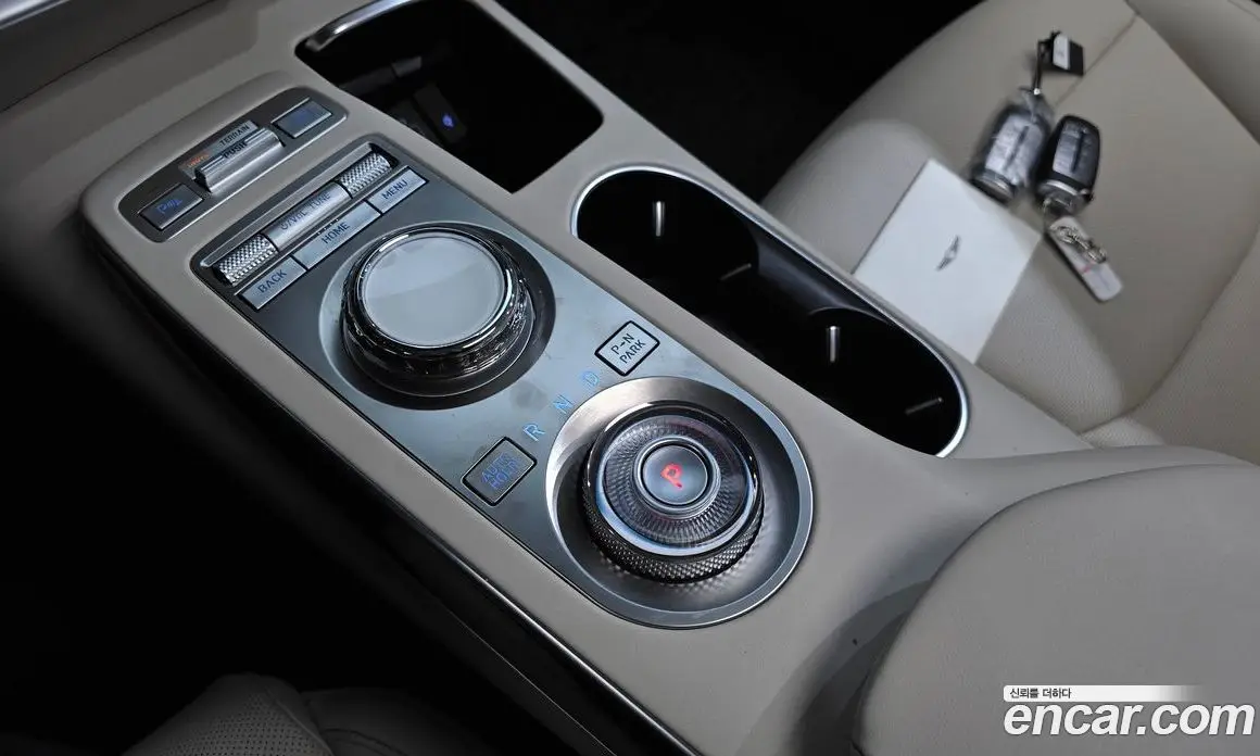 Genesis GV70 2022 2.5 автомат (гидро), фото 12 Genesis GV70 2022 2.5 автомат (гидро), фото 12