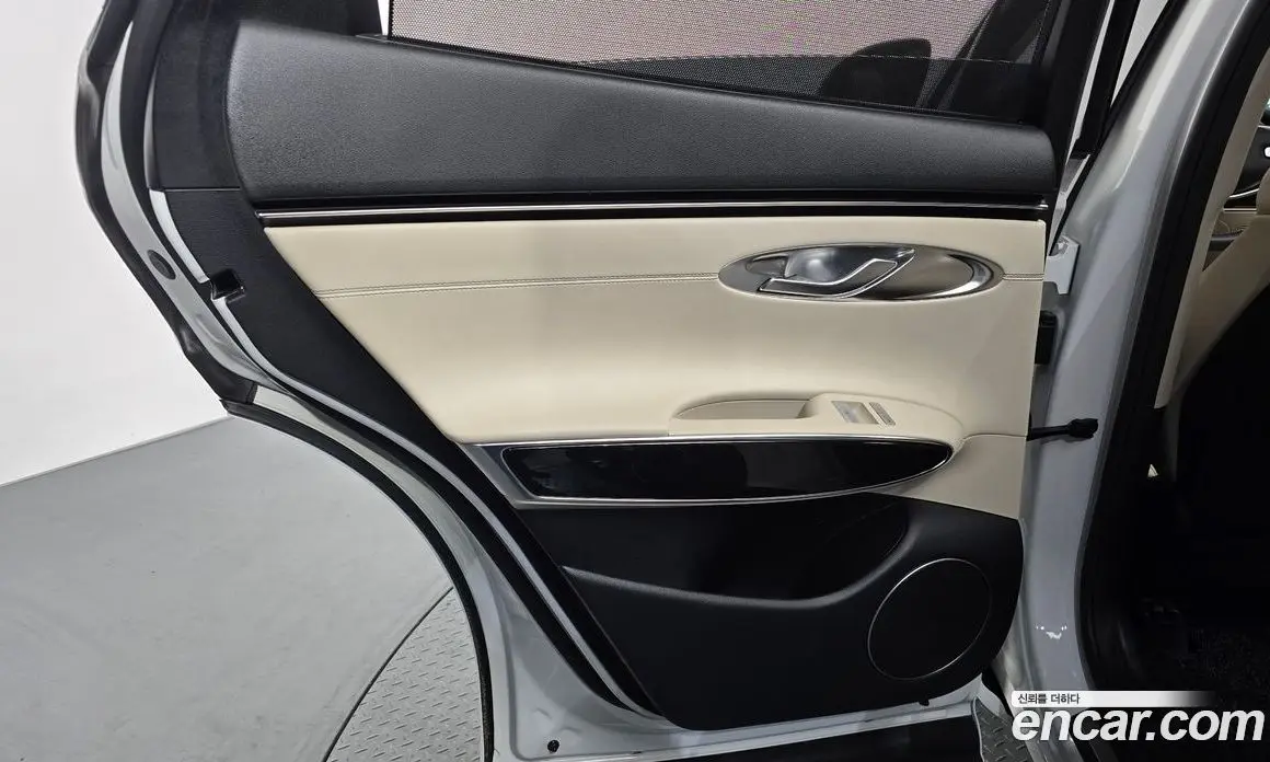 Genesis GV70 2022 2.5 автомат (гидро), фото 15 Genesis GV70 2022 2.5 автомат (гидро), фото 15