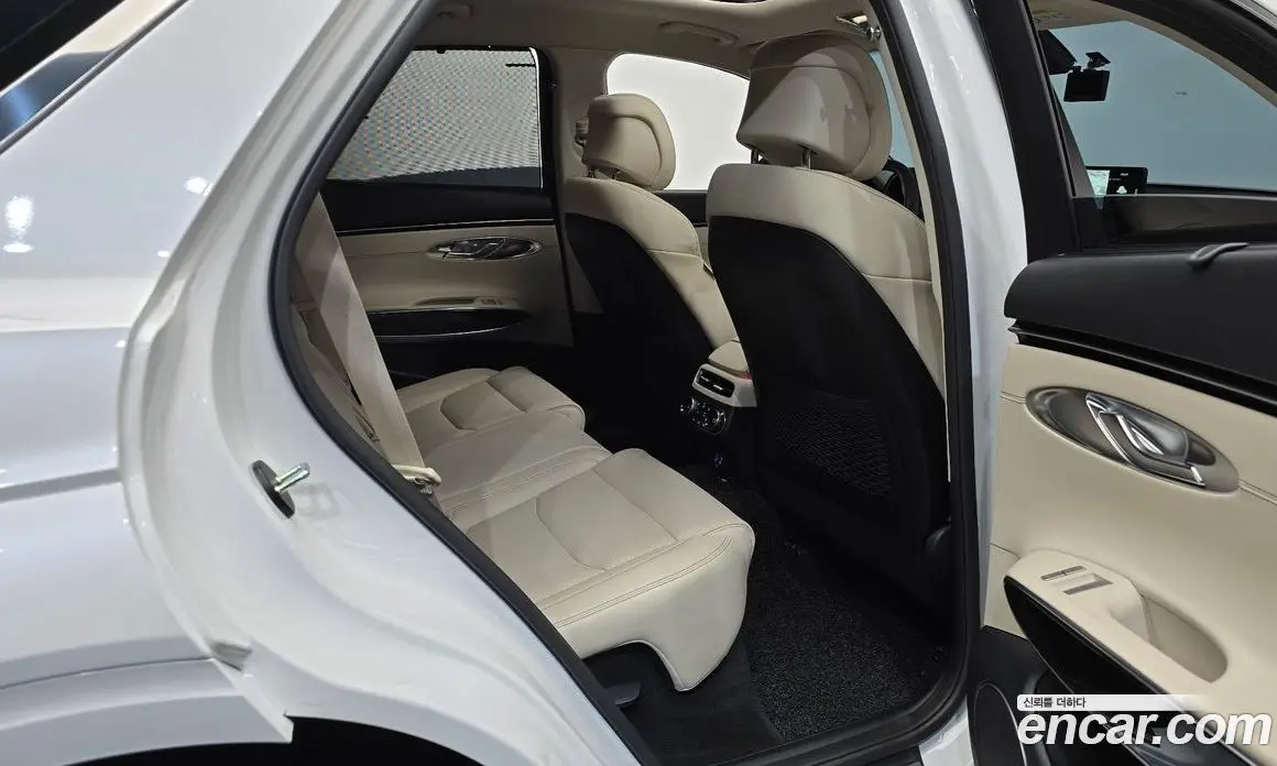Genesis GV70 2022 2.5 автомат (гидро), фото 17 Genesis GV70 2022 2.5 автомат (гидро), фото 17