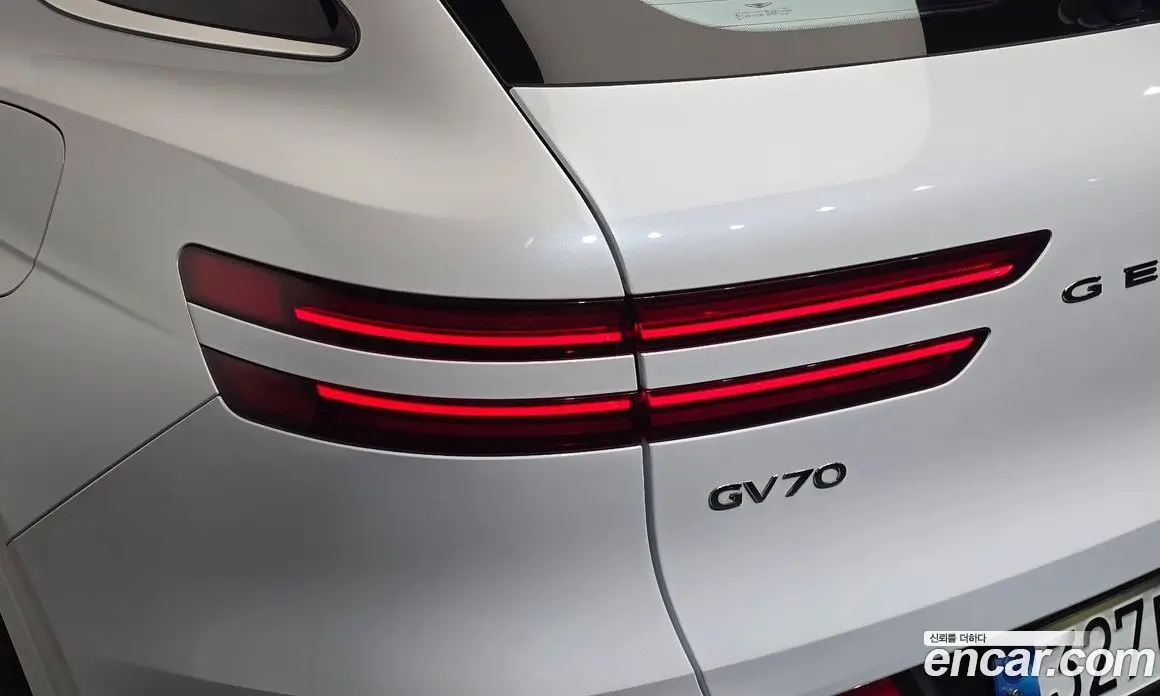 Genesis GV70 2022 2.5 автомат (гидро), фото 9 Genesis GV70 2022 2.5 автомат (гидро), фото 9