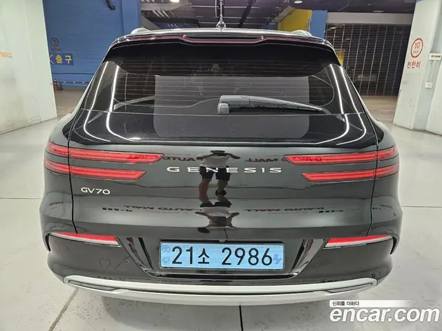 Genesis GV70 2022 0.1 автомат (гидро), миниатюра 2