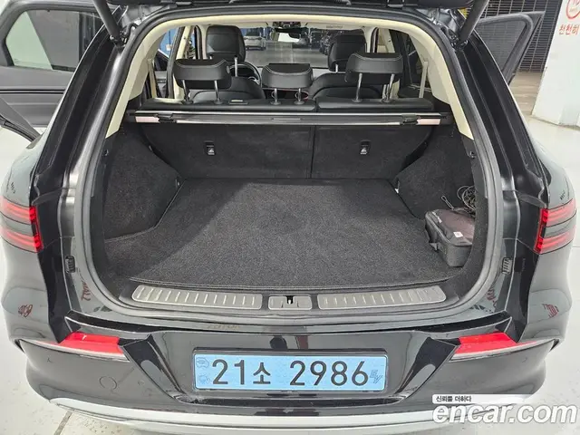 Genesis GV70 2022 0.1 автомат (гидро), миниатюра 9