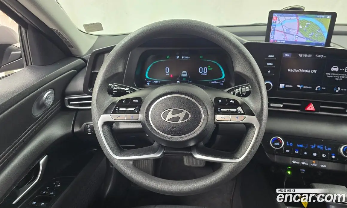 Hyundai Avante 2023 1.6 автомат (гидро), фото 18