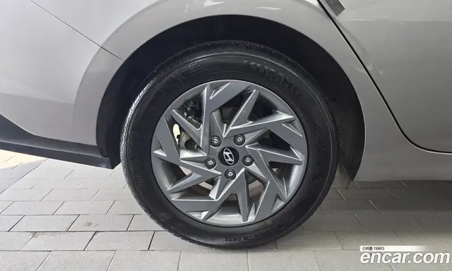 Hyundai Avante 2023 1.6 автомат (гидро), миниатюра 5