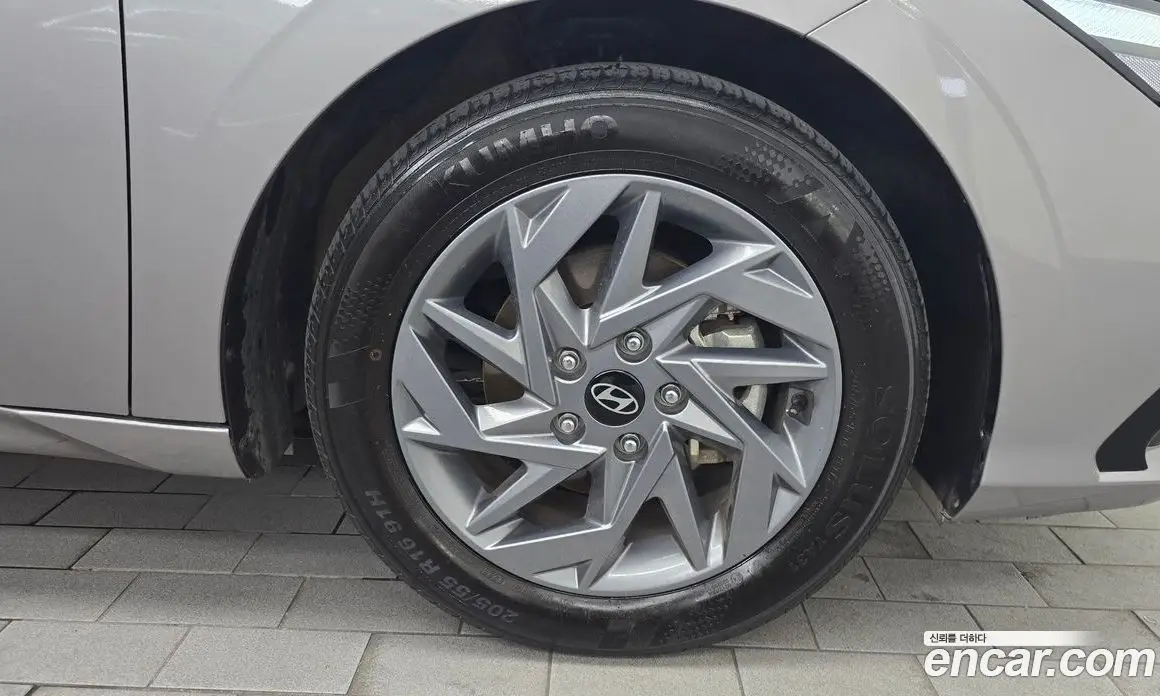 Hyundai Avante 2023 1.6 автомат (гидро), фото 7
