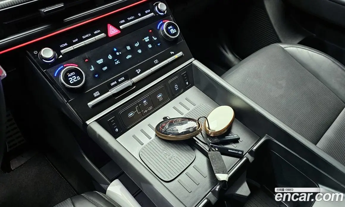Hyundai Santa Fe 2023 1.6 автомат (гидро), фото 17
