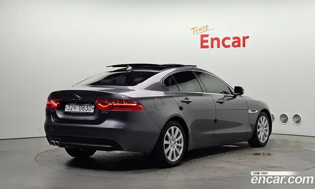 Jaguar XE 2016 2.0 автомат (гидро), миниатюра 2 Jaguar XE 2016 2.0 автомат (гидро), миниатюра 2