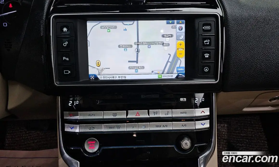 Jaguar XE 2016 2.0 автомат (гидро), фото 16 Jaguar XE 2016 2.0 автомат (гидро), фото 16