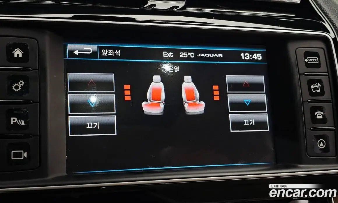 Jaguar XE 2016 2.0 автомат (гидро), фото 18 Jaguar XE 2016 2.0 автомат (гидро), фото 18