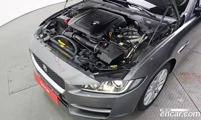Jaguar XE 2016 2.0 автомат (гидро), миниатюра 6 Jaguar XE 2016 2.0 автомат (гидро), миниатюра 6