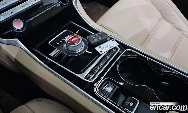 Jaguar XE 2016 2.0 автомат (гидро), миниатюра 9 Jaguar XE 2016 2.0 автомат (гидро), миниатюра 9