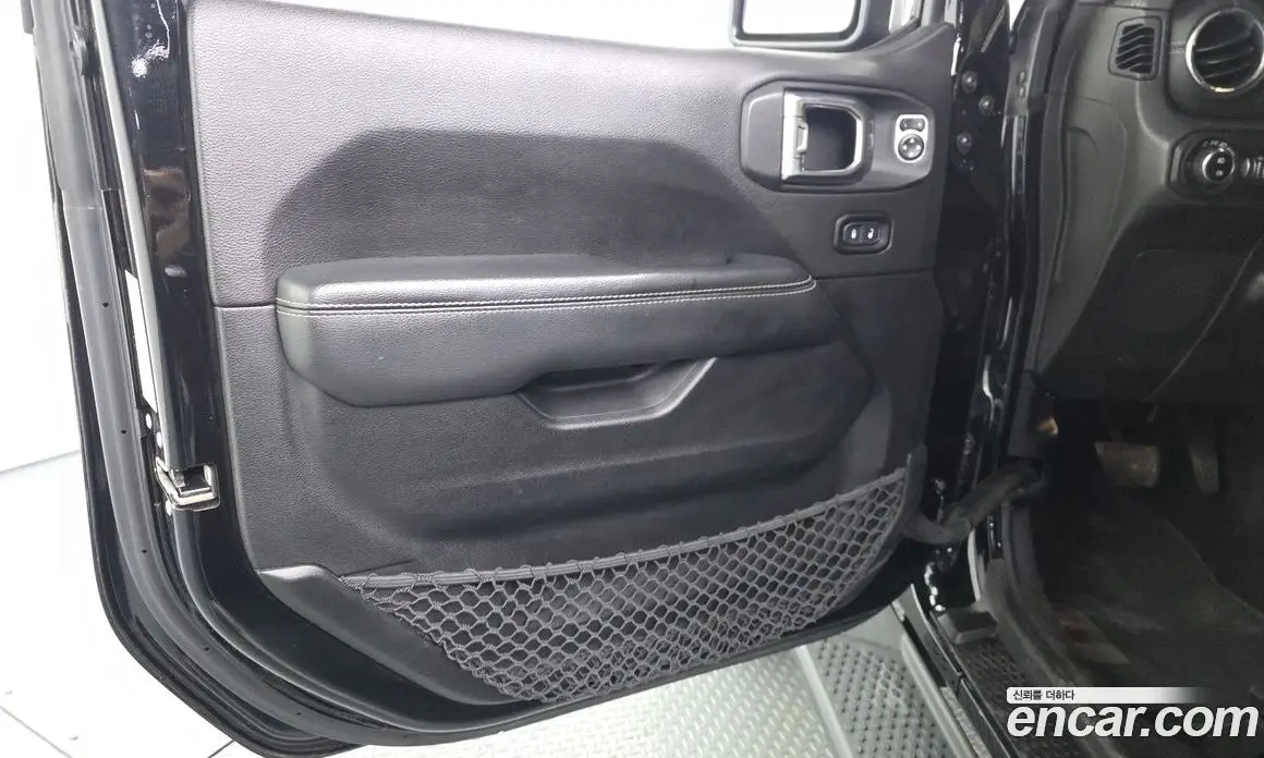 Jeep Wrangler 2019 2.0 автомат (гидро), фото 14