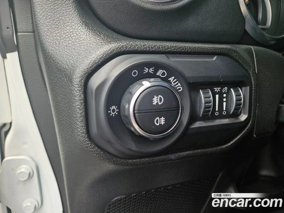 Jeep Wrangler 2022 2.0 автомат (гидро), фото 12 Jeep Wrangler 2022 2.0 автомат (гидро), фото 12