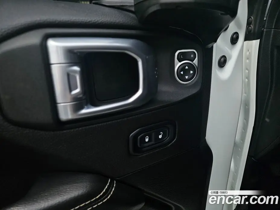 Jeep Wrangler 2022 2.0 автомат (гидро), фото 13 Jeep Wrangler 2022 2.0 автомат (гидро), фото 13