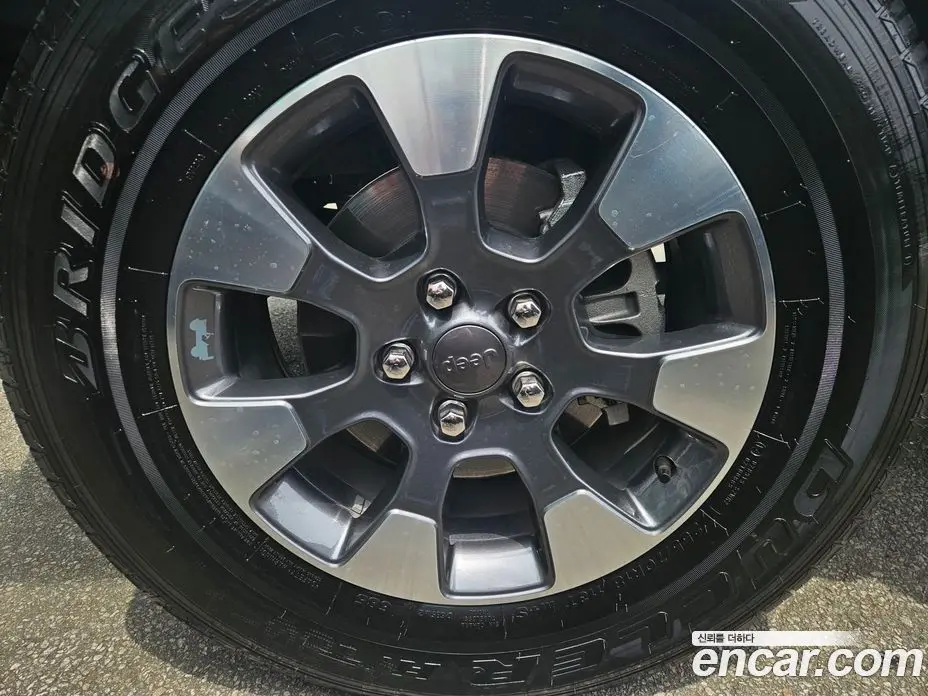 Jeep Wrangler 2022 2.0 автомат (гидро), фото 14 Jeep Wrangler 2022 2.0 автомат (гидро), фото 14