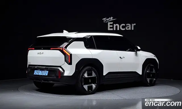 Kia EV3 2025 0.2 автомат (гидро), миниатюра 1 Kia EV3 2025 0.2 автомат (гидро), миниатюра 1
