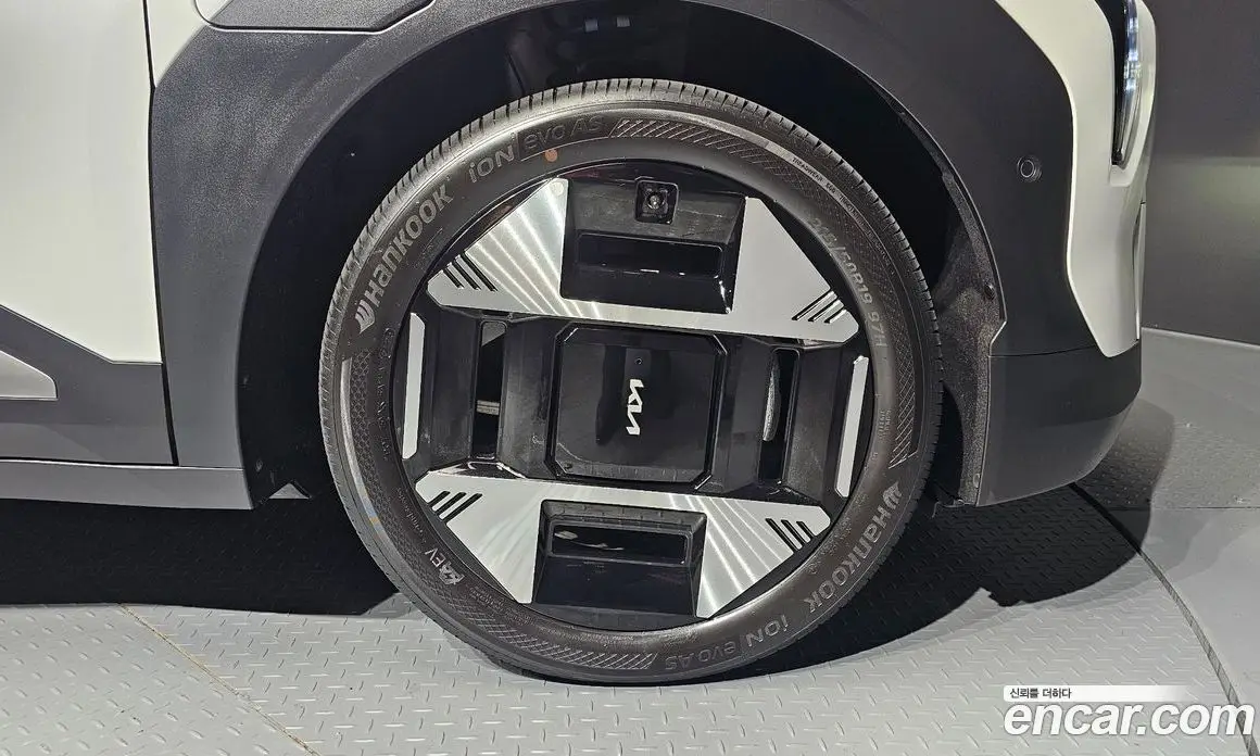 Kia EV3 2025 0.2 автомат (гидро), фото 6 Kia EV3 2025 0.2 автомат (гидро), фото 6