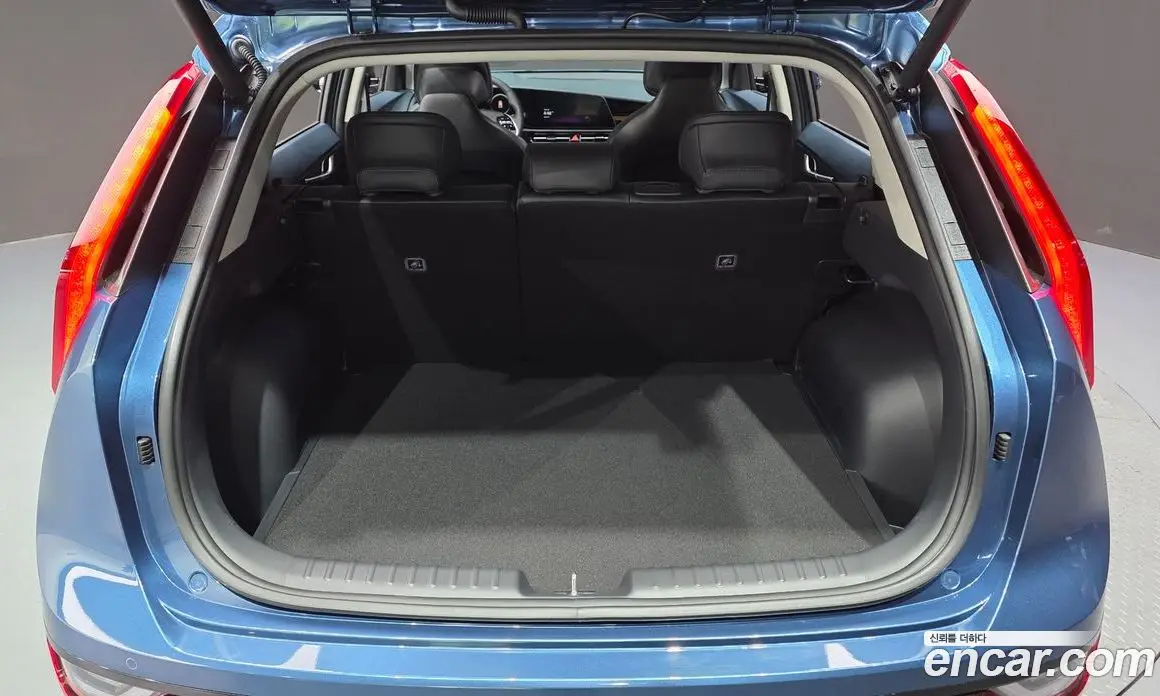 Kia Niro 2025 1.6 автомат (гидро), фото 24 Kia Niro 2025 1.6 автомат (гидро), фото 24