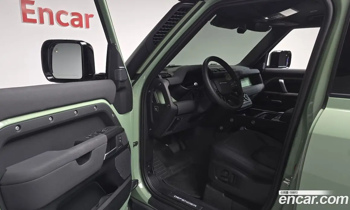 Land Rover Defender 2023 3.0 автомат (гидро), фото 12 Land Rover Defender 2023 3.0 автомат (гидро), фото 12