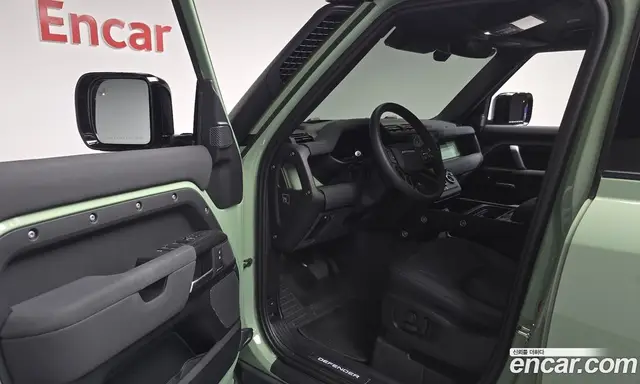 Land Rover Defender 2023 3.0 автомат (гидро), миниатюра 12